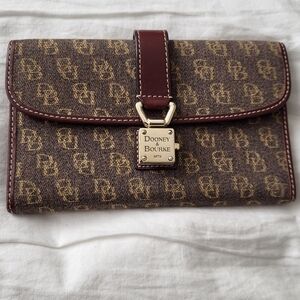 1975 Dooney & Bourke Vintage Piston Lock Long Canvas Signature Wallet